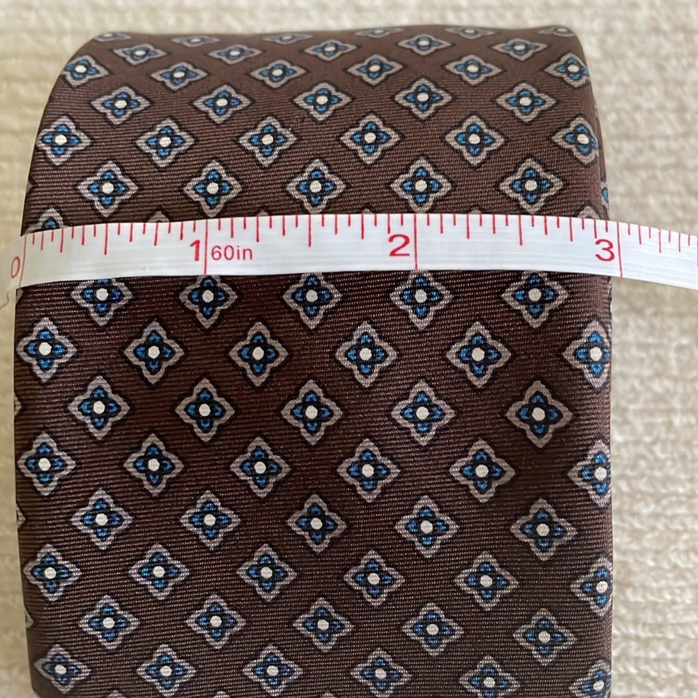 Elegant Brown Patterned Tie - Picture 3 of 4